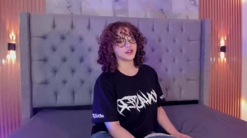 suxan_white online show from September 2025 11:32:01 AM