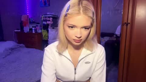 Snapshot of suzannabarmes chatting on May 2026 09:44:02 PM Stacy online show from May 2026 09:44:02 PM