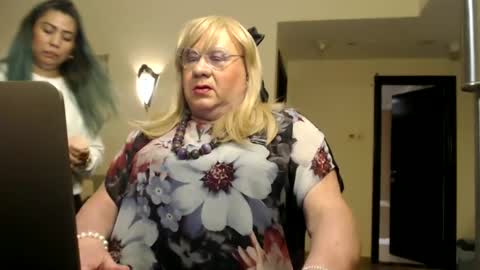 Snapshot of suzannebanci chatting on February 2025 06:52:02 PM My name is Sissy or more fully Suzanna Aprilia Maria Mariquita Catarina Chinita Banci. Soy una puta - que chimba ladybug online show from February 2025 06:52:02 PM