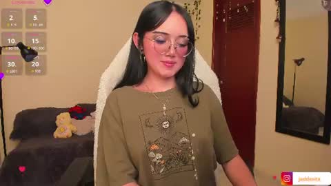 Snapshot of suzumi_ chatting on July 2026 09:39:01 PM Jadde online show from July 2026 09:39:01 PM