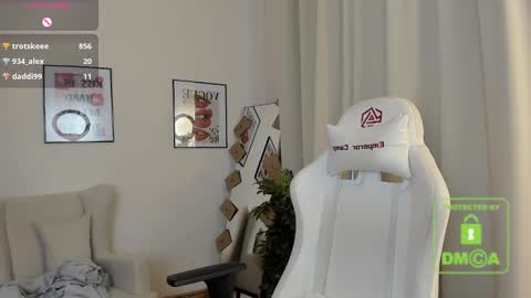 Snapshot of suzyjames chatting on February 2025 06:40:01 AM Suzy next stream Thursday Friday Saturday online show from February 2025 06:40:01 AM