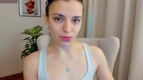 Snapshot of suzyjames chatting on February 2025 02:51:02 AM Suzy next stream Thursday Friday Saturday online show from February 2025 02:51:02 AM