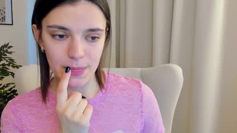 Snapshot of suzyjames chatting on February 2025 05:41:01 AM Suzy next stream Thursday Friday Saturday online show from February 2025 05:41:01 AM