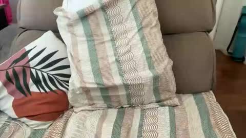 Snapshot of suzysummerrrrrrrrr chatting on February 2026 04:54:01 PM The real sugar baby Suzy Summer online show from February 2026 04:54:01 PM