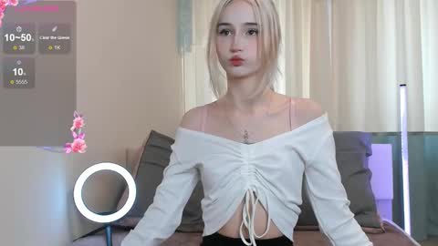 Snapshot of sw33t__berry chatting on September 2025 05:09:02 AM l1sa spears online show from September 2025 05:09:02 AM