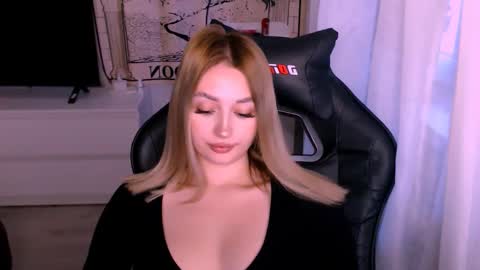 Snapshot of sweeet_baby0 chatting on October 2025 01:31:01 AM Kate online show from October 2025 01:31:01 AM