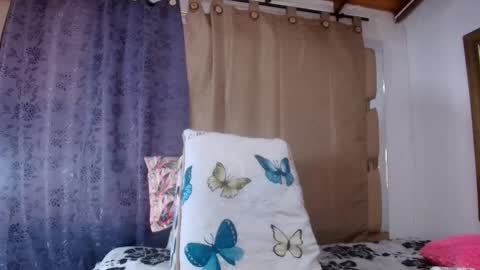 Snapshot of sweegirl_ chatting on October 2025 12:04:01 PM Debora online show from October 2025 12:04:01 PM