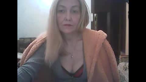 Snapshot of sweet4blonde67 chatting on December 2024 05:10:02 PM sweet4blonde67 online show from December 2024 05:10:02 PM