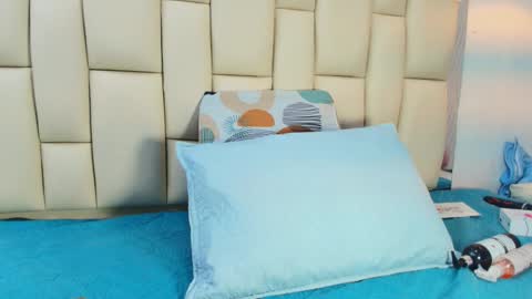 Amye  online show from November 2025 07:15:01 PM