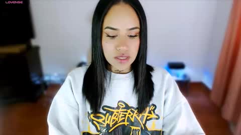 Stephanie online show from November 2025 12:05:01 PM