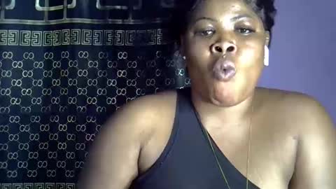 Snapshot of sweet_baby06 chatting on October 2025 11:23:01 PM baby girl online show from October 2025 11:23:01 PM