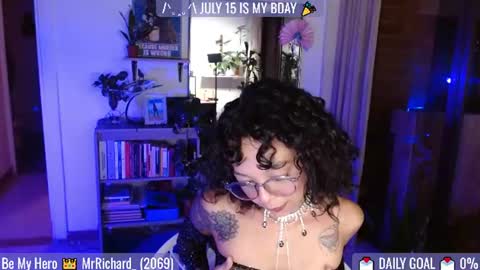 Snapshot of sweet_bluee chatting on July 2026 11:51:01 PM Tutti online show from July 2026 11:51:01 PM