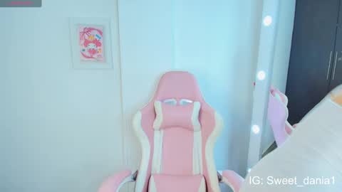 sweet_dania_ online show from March 2025 03:13:01 AM