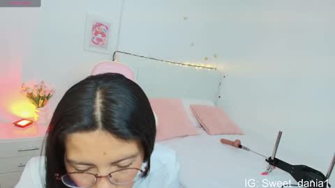 sweet_dania_ online show from September 2025 08:49:02 AM