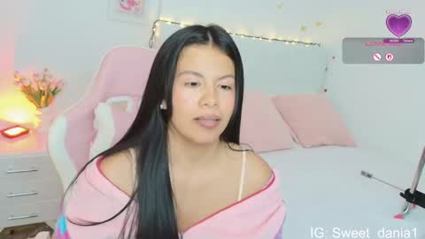 sweet_dania_ online show from September 2025 03:52:01 AM