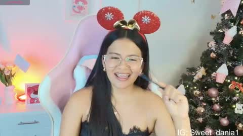 sweet_dania_ online show from December 2025 06:53:01 AM