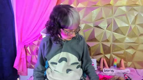  emmili  online show from February 2025 03:28:02 PM