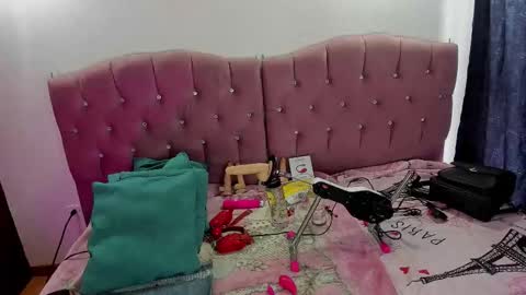  emmili  online show from October 2025 12:05:02 PM