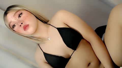 Snapshot of sweet_honeylove chatting on July 2026 04:47:01 AM Anisha online show from July 2026 04:47:01 AM