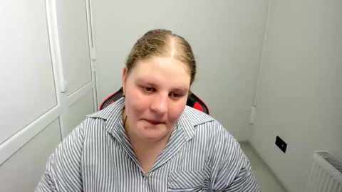Snapshot of sweet_karla_la chatting on May 2026 09:04:02 AM Karla online show from May 2026 09:04:02 AM