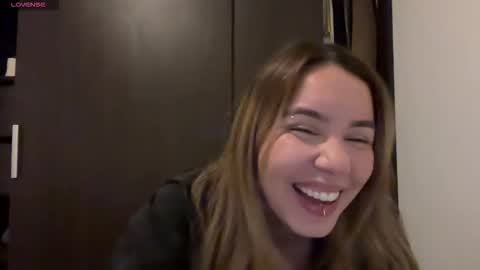 Larissa online show from January 2026 01:43:01 AM