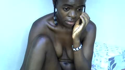 Snapshot of sweet_leen2 chatting on June 2026 09:00:01 AM Leen online show from June 2026 09:00:01 AM