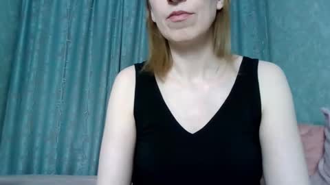 Snapshot of sweet_lilbunny chatting on February 2026 03:40:02 PM sweet_lilbunny online show from February 2026 03:40:02 PM