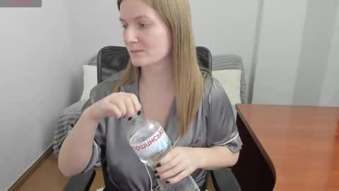 Mila online show from March 2026 07:41:01 PM