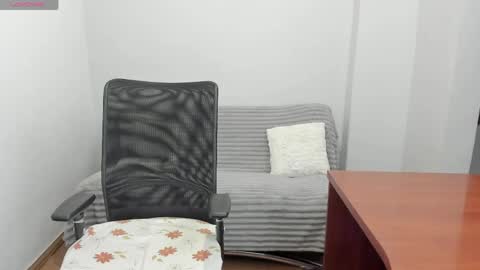 Mila online show from April 2026 03:31:02 PM