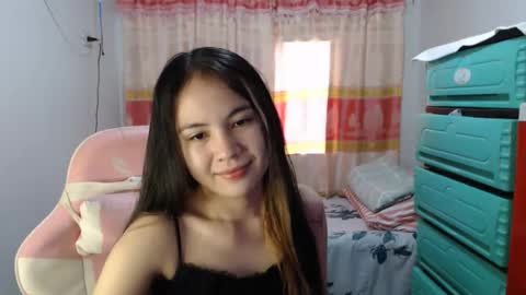 Snapshot of sweet_mie chatting on November 2025 07:43:02 AM princess mie online show from November 2025 07:43:02 AM