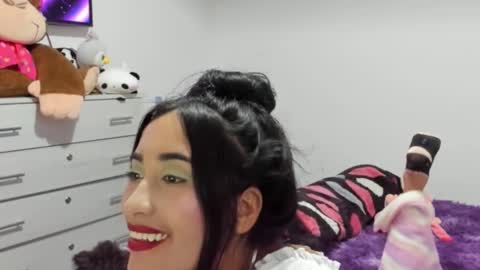 Nhaomy online show from February 2026 06:22:01 AM