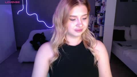 Snapshot of sweet_nicole_333 chatting on June 2026 07:51:02 AM sweet_nicole_333 online show from June 2026 07:51:02 AM