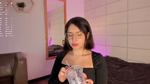 Snapshot of sweet_pay_ chatting on June 2026 01:42:02 PM Sweet online show from June 2026 01:42:02 PM