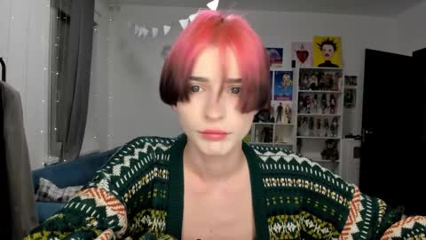 kira online show from December 2025 06:12:02 PM