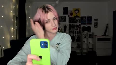 kira online show from February 2026 04:44:02 PM