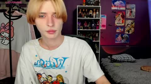 Snapshot of sweet_peach__ chatting on July 2026 03:09:01 PM kira online show from July 2026 03:09:01 PM