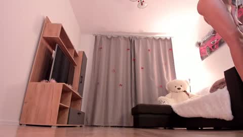 Ashley online show from December 2024 09:52:01 PM