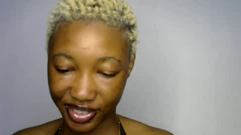 Snapshot of sweet_pussy04 chatting on June 2026 05:05:01 AM sweet girl online show from June 2026 05:05:01 AM