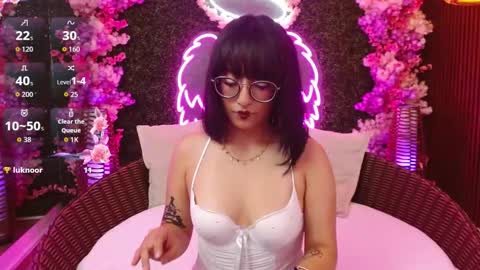 Roxanee online show from February 2026 01:30:02 PM