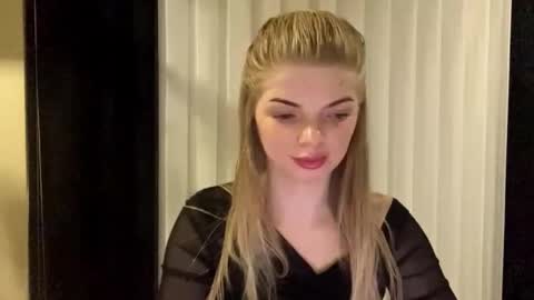 Mira online show from November 2025 10:01:01 PM