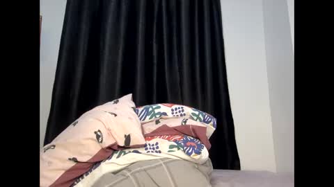 Snapshot of sweet_spoon chatting on May 2026 08:22:02 AM Nina online show from May 2026 08:22:02 AM