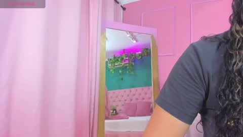 Yeileen online show from April 2026 09:45:01 PM