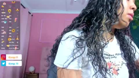 Snapshot of sweet_starxx chatting on May 2026 11:13:01 PM Yeileen online show from May 2026 11:13:01 PM