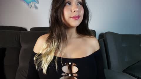 Snapshot of sweet_stephaniee chatting on April 2026 06:47:01 AM online show from April 2026 06:47:01 AM