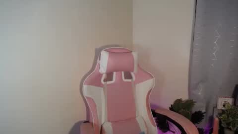 Trisha online show from November 2025 01:00:01 PM