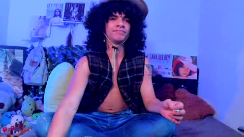 Steven independent model online show from December 2024 06:53:02 PM