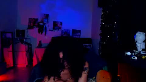 Steven independent model online show from November 2025 12:00:02 AM