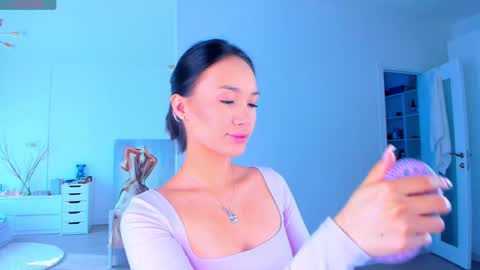 Yasu online show from December 2025 04:51:01 AM