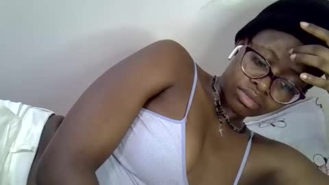 Snapshot of sweet_zarah chatting on May 2026 02:27:02 AM sweet_zarah online show from May 2026 02:27:02 AM