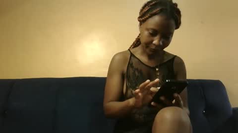 Snapshot of sweet_zella chatting on May 2026 01:29:02 PM zellate online show from May 2026 01:29:02 PM
